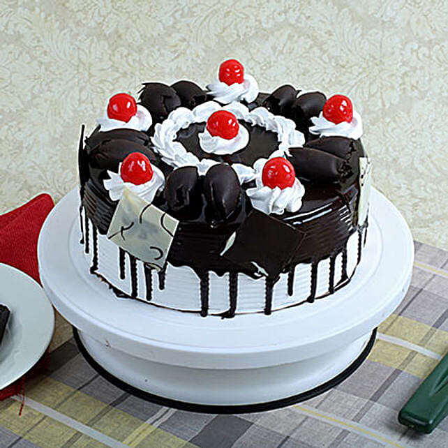 Buy/Send Black Forest Gateau 2kg Eggless Online- FNP